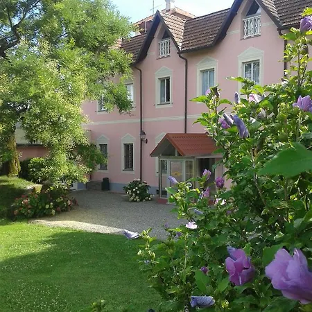 Hotell Ester 4*