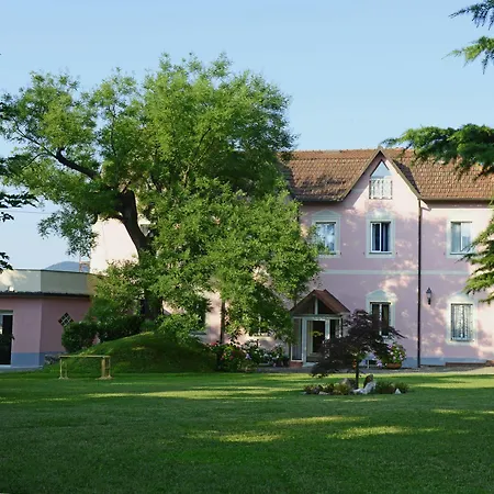 Ester Hotel
